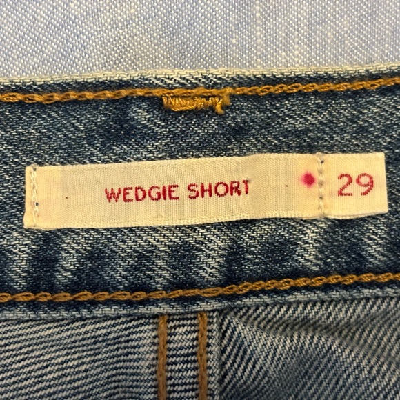 Distressed Levi wedgie shorts size 29 - Picture 3 of 5